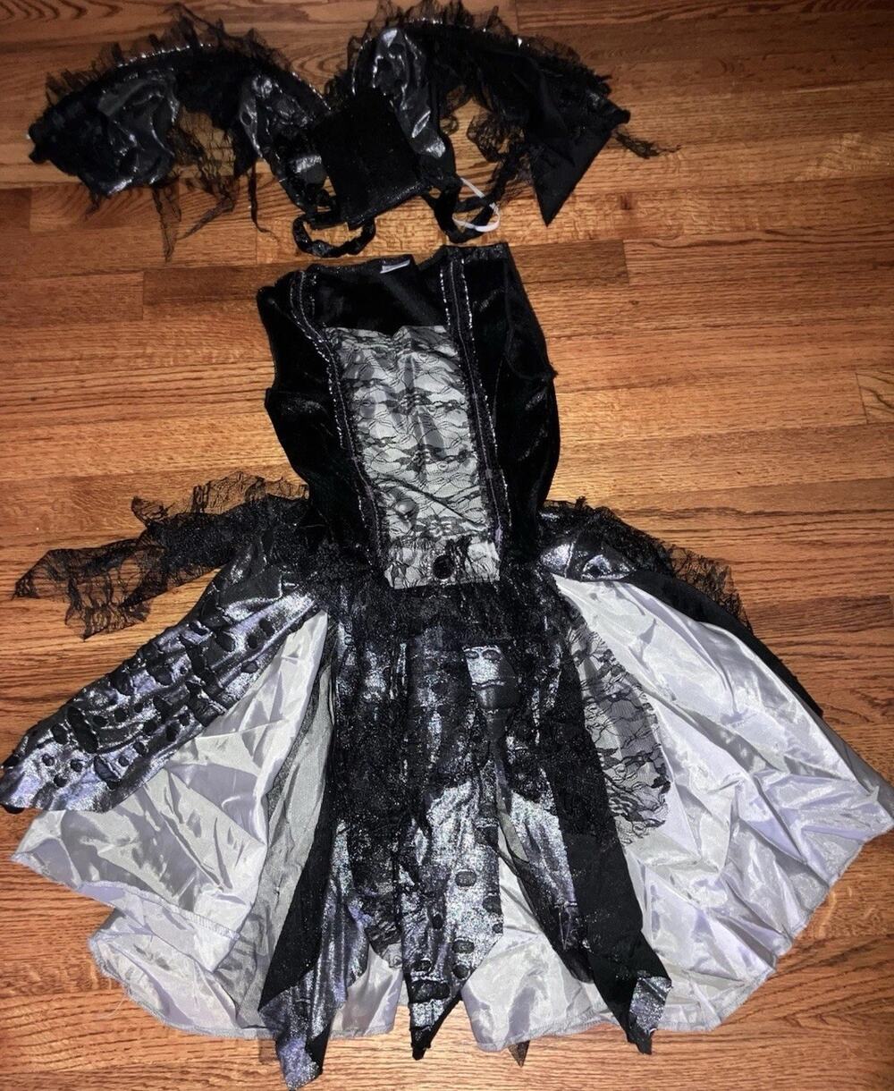Spirit Halloween Fallen Angel Costume With Wings. Girls Size Large. READ